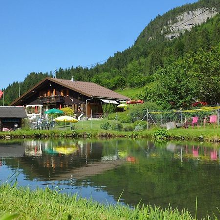 הוסטל Champéry Backpacker Le Petit Baroudeur מראה חיצוני תמונה