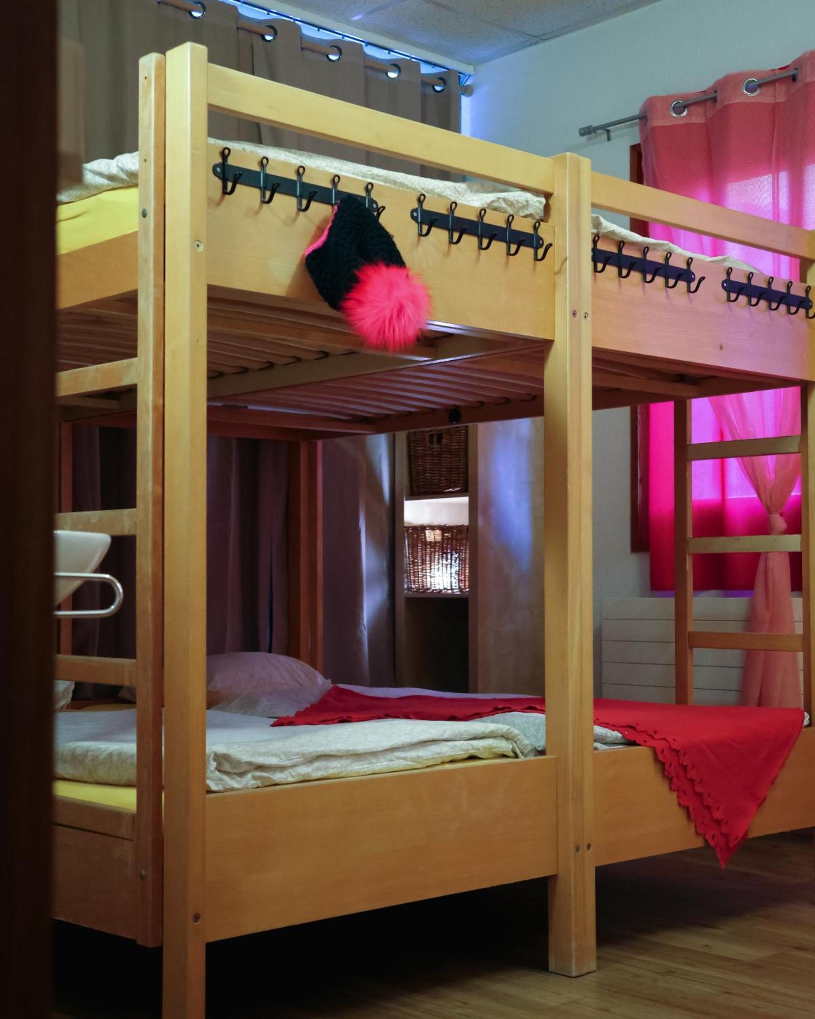 הוסטל Champéry Backpacker Le Petit Baroudeur מראה חיצוני תמונה